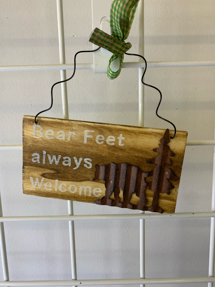SMALL WOOD BEAR FEET WALL HANGING.