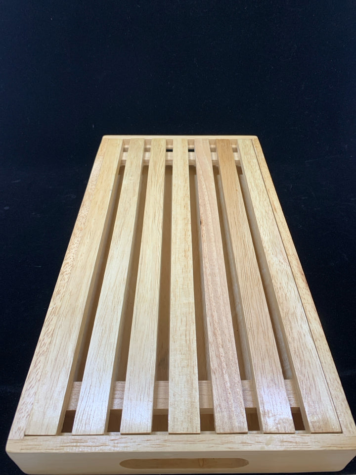 WOOD BREAD CUTTING TRAY W/BUILT IN CRUMB CATCHER.