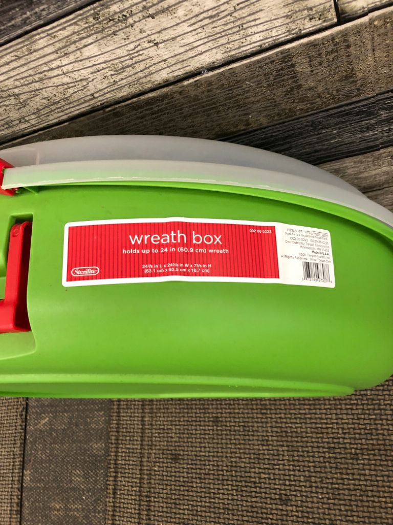 GREEN STERILITE WREATH STORAGE BOX.