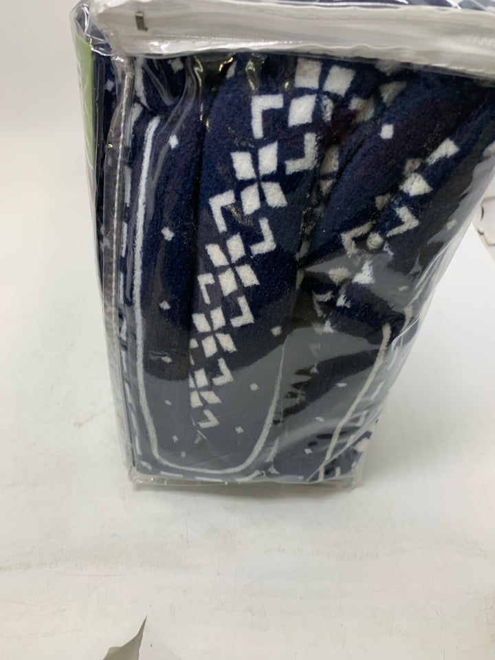 NIP BIDDEFORD SNOWFLAKES THROW BLANKET.