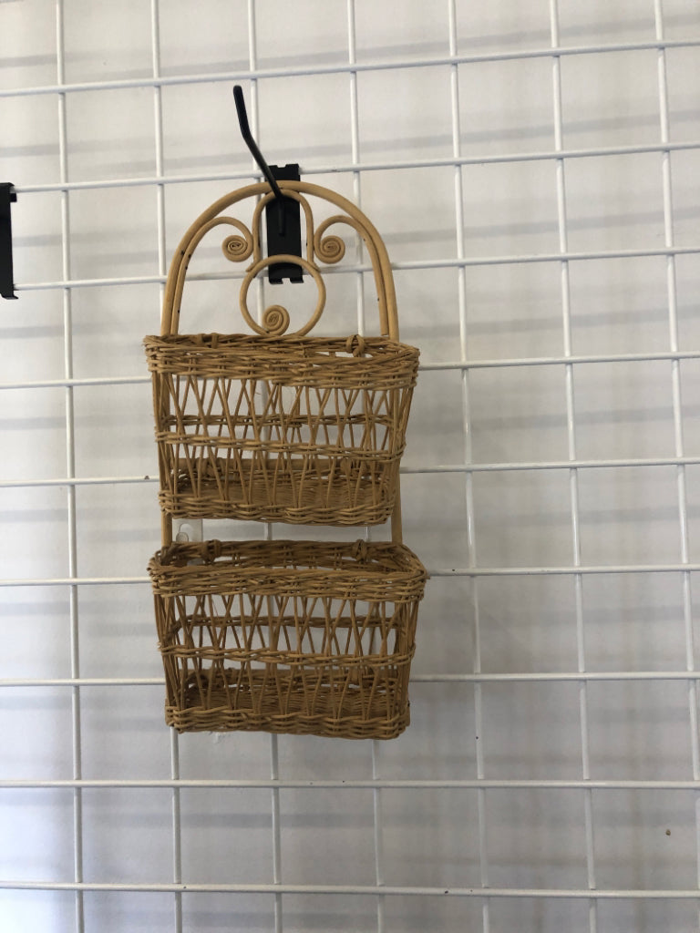 BLONDE WICKER SHELF WALL HANGING.