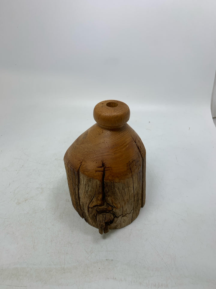 WOOD STUMP SINGLE STEM DRY VASE.