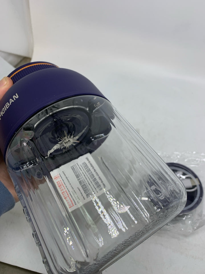 NEW PORTABLE WIRELESS ELECTRIC JUICER CUP IN BAG.