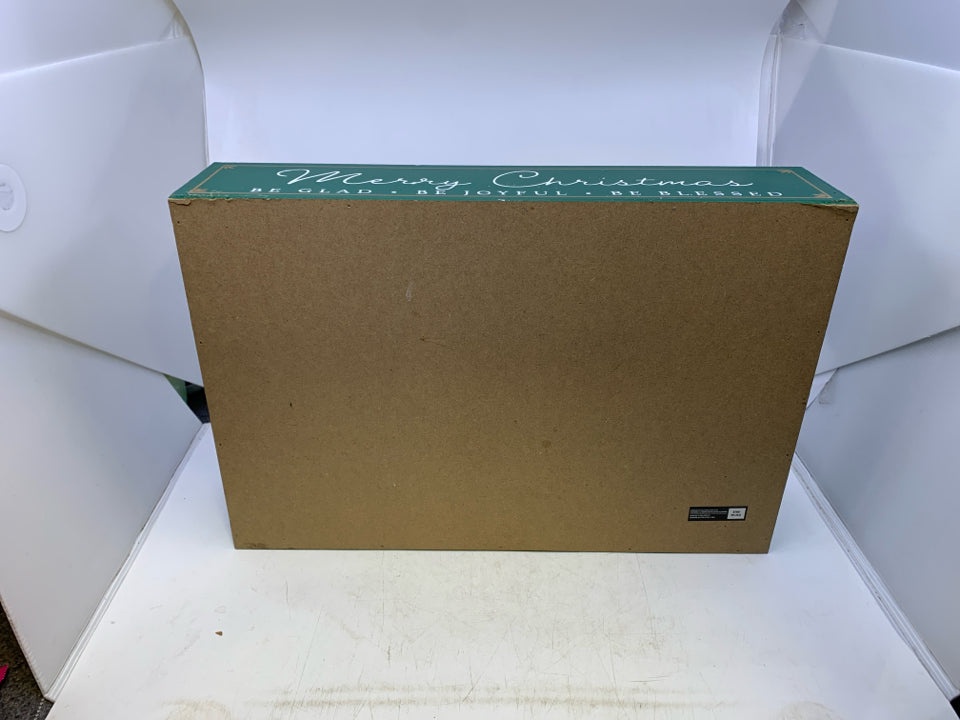 MERRY CHRISTMAS DIVIDED TRAY.