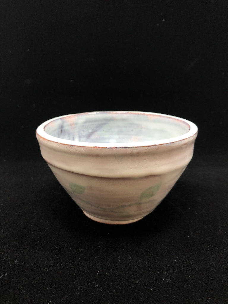 GREEN LEAF WHITE GLAZED POTTERY BOWL.