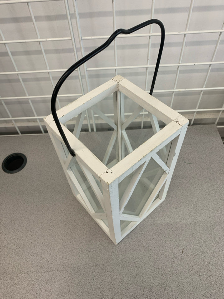 WHITE CANDLE LANTERN.