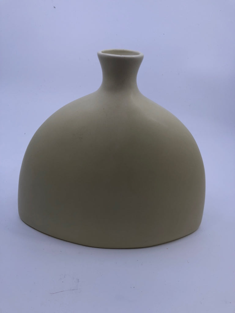 WIDE NARROW NECK VASE.