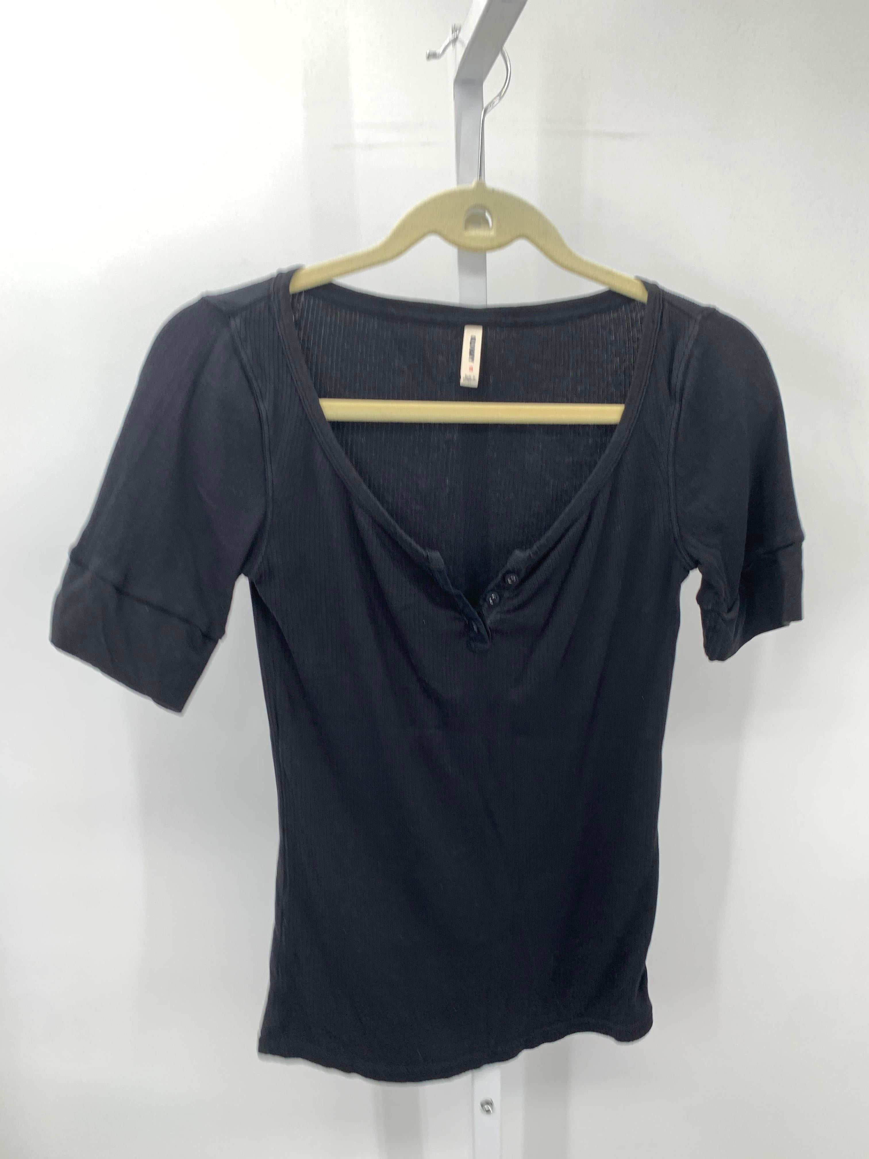 Old Navy Size Medium Misses Short Sleeve Shirt
