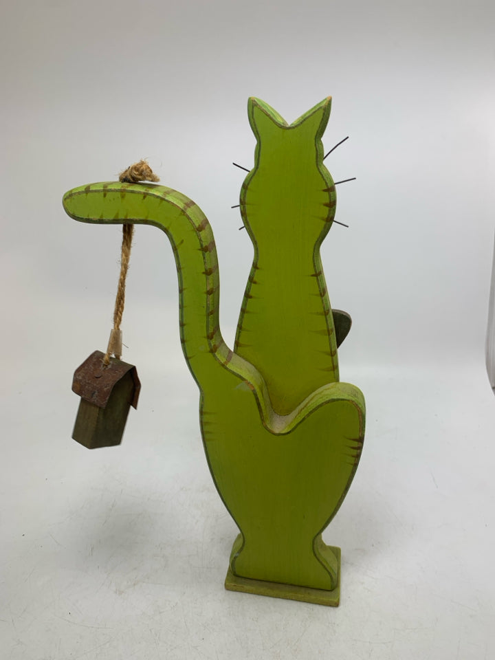 STANDING WOOD STRIPED ORANGE CAT W/ BIRDHOUSE ON TAIL.