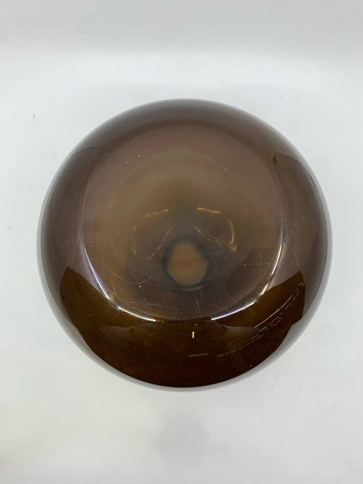 BROWN CIRCLE GLASS VASE W/ STUBBY NECK.