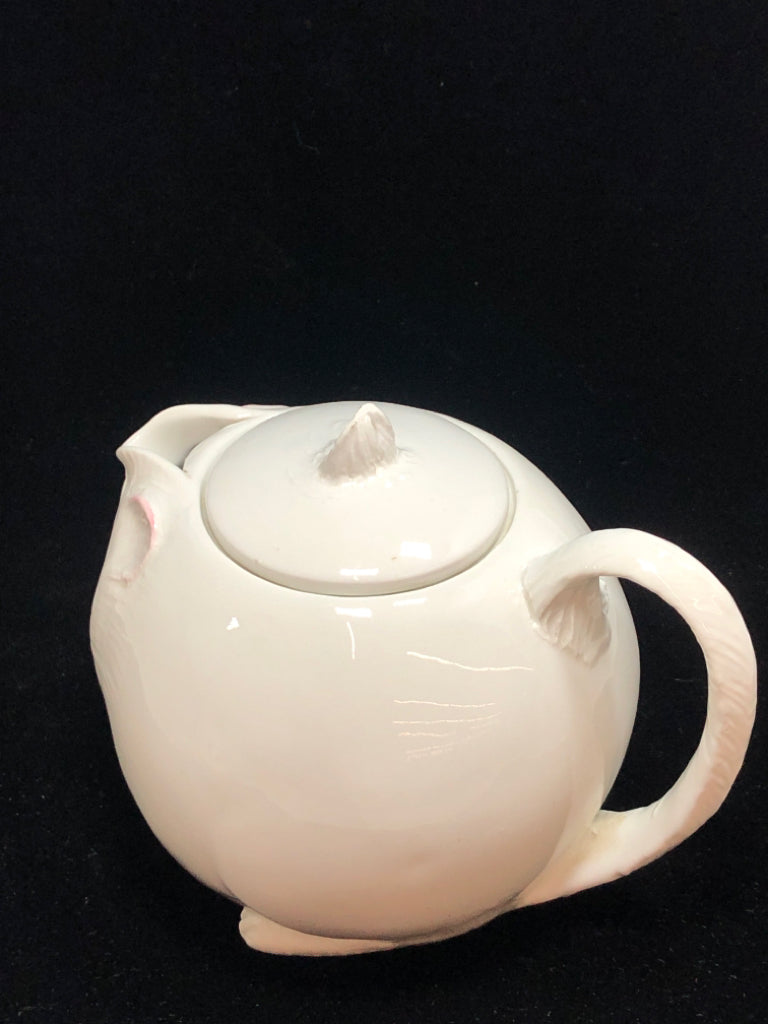 WHITE CAT CERAMIC TEAPOT W/LID.