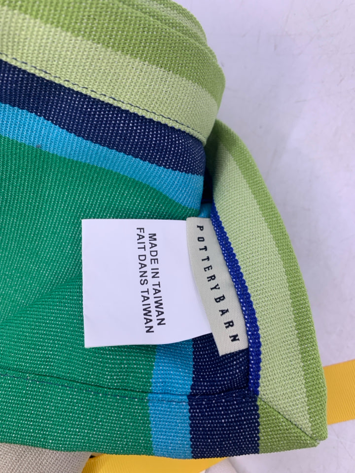 NEW STRIPED INDOOR/OUTDOOR TABLE RUNNER W/ UMBRELLA HOLE.