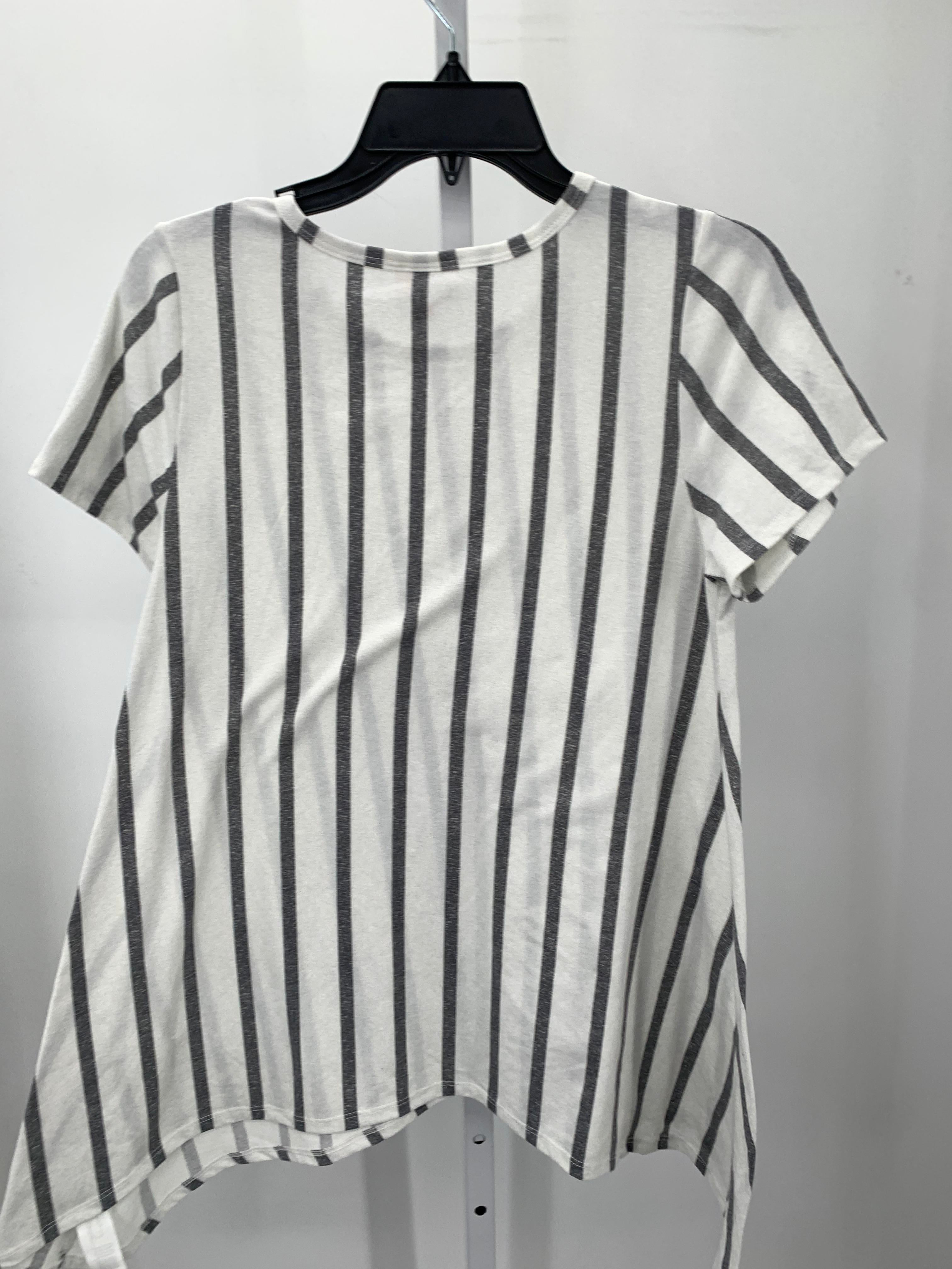 Lularoe Size X Small Misses Short Sleeve Shirt