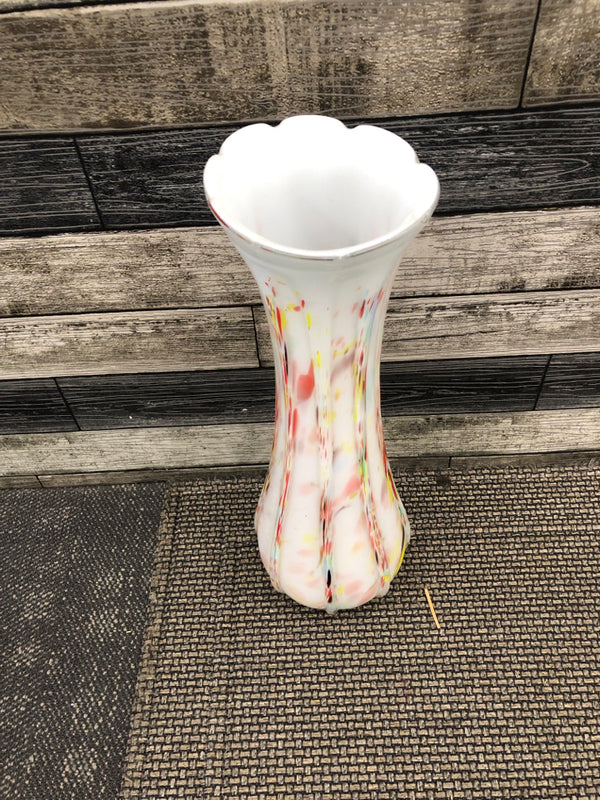 TALL SPECKLED COLORFUL FLARED SCALLOP EDGE FLOOR VASE.