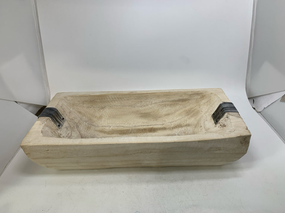 WHITE WASHED CARVED WOOD BLOCK BOWL W/ METAL DETAIL.