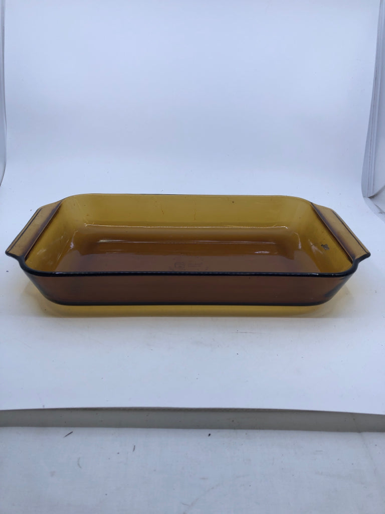 AMBER GLASS BAKING DISH.