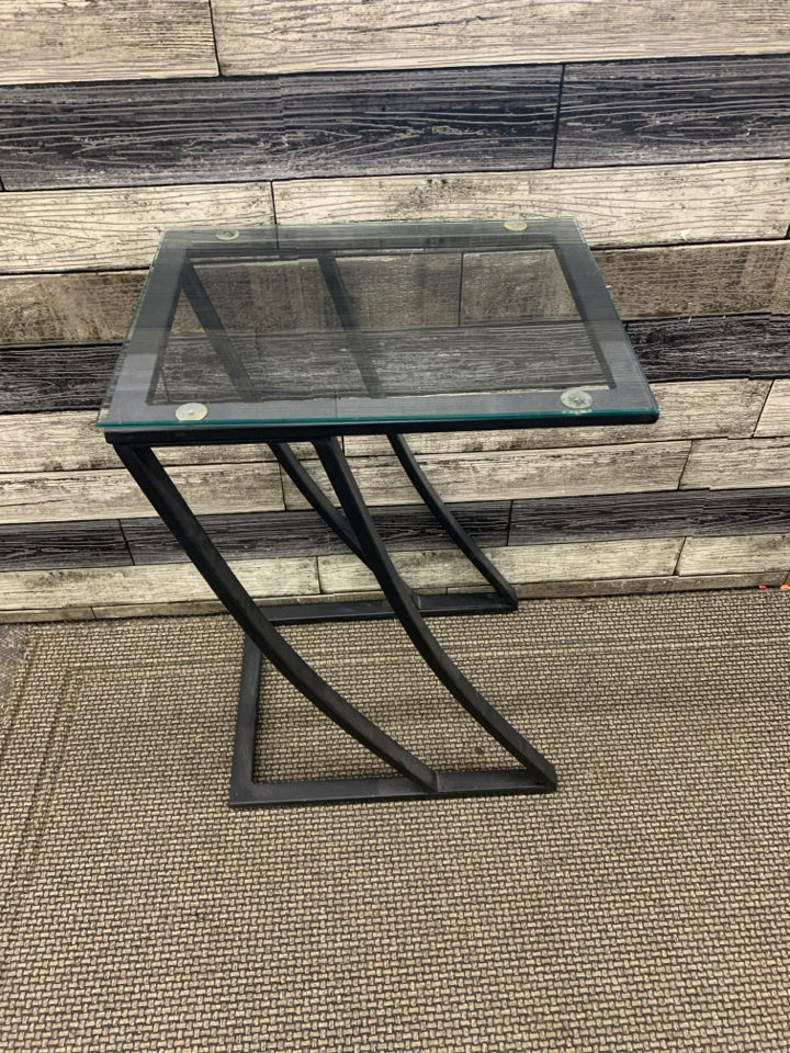 SMALL BLACK METAL GLASS TOP TV TABLE.