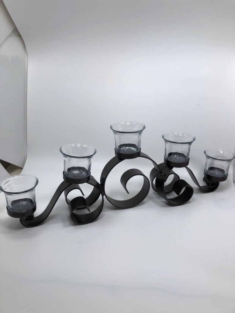 METAL SCROLL VOTIVE CANDLE HOLDER W/5 GLASS VOTIVE CUPS.