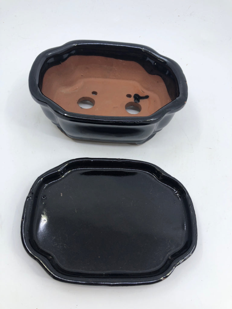 2 PC BLACK TERRACOTTA GLAZED PLANTER W DRIP TRAY.