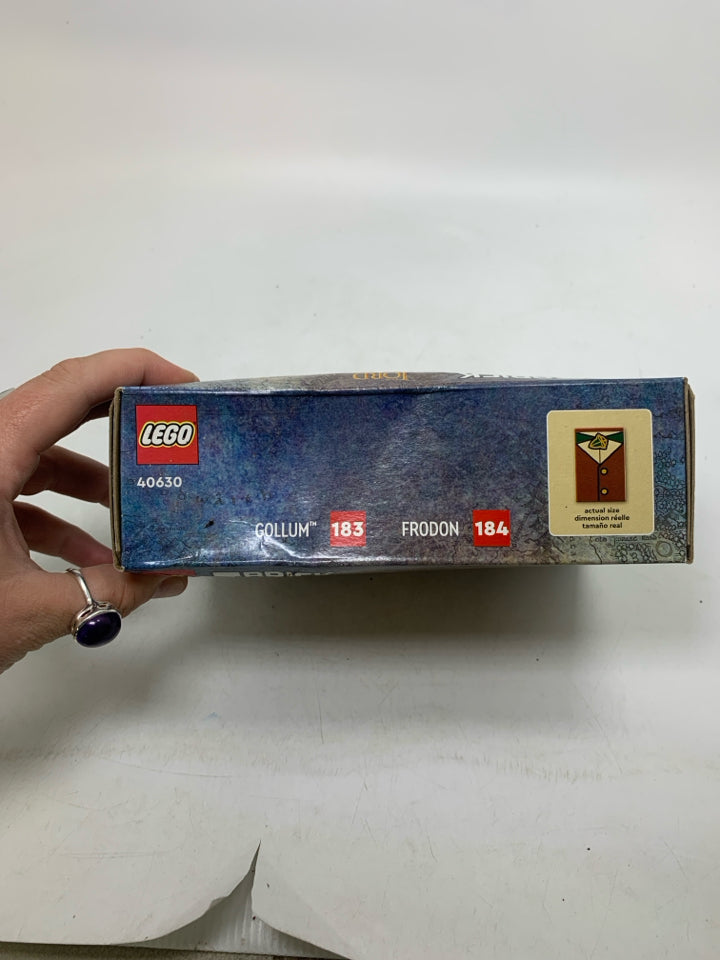 NIB #40630 BRICKHEADZ LORD OF THE RINGS FRODO & GOLLUM SEALED RETIRED.
