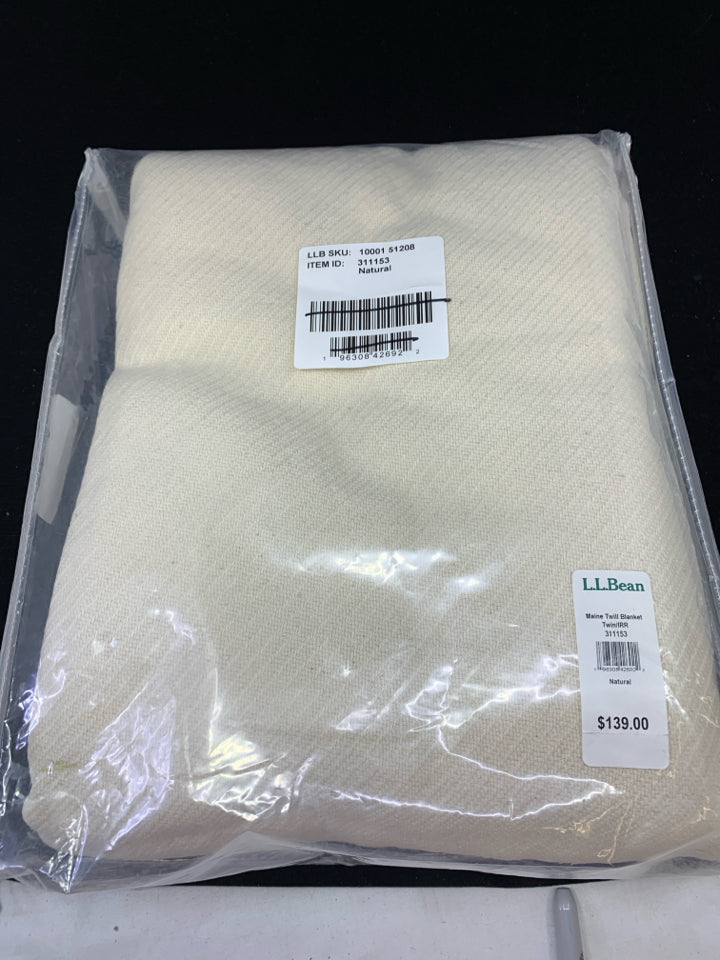 NIP MAINE TWILL BLANKET CREAM.