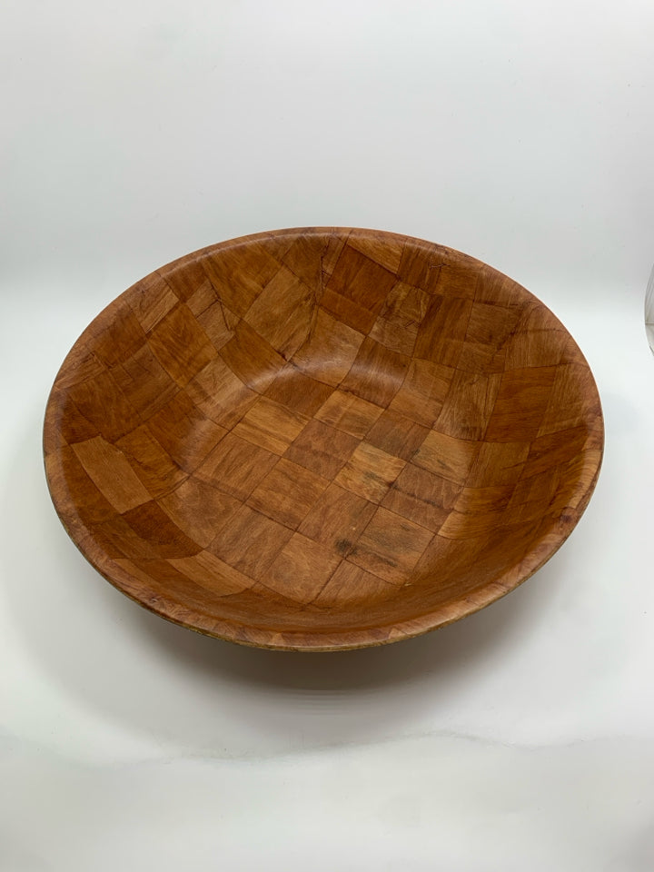 LARGE WOOD SALAD BOWL.