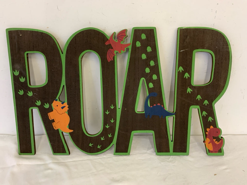 "ROAR" DINOSAUR SIGN.