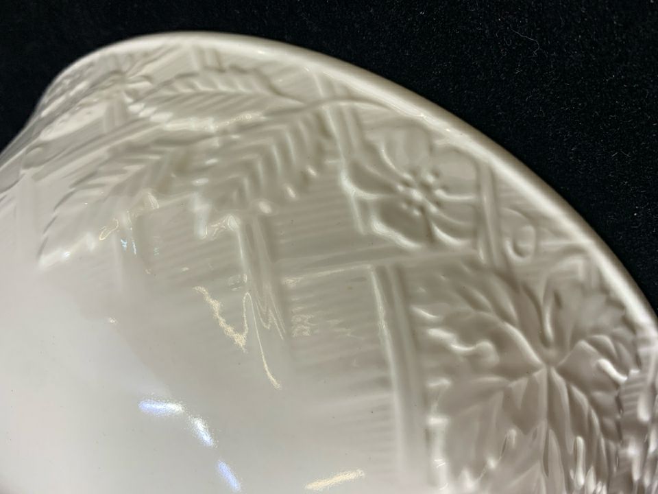 WHITE EMBOSSED BOWL ENGLISH COUNTRYSIDE MIKASA.