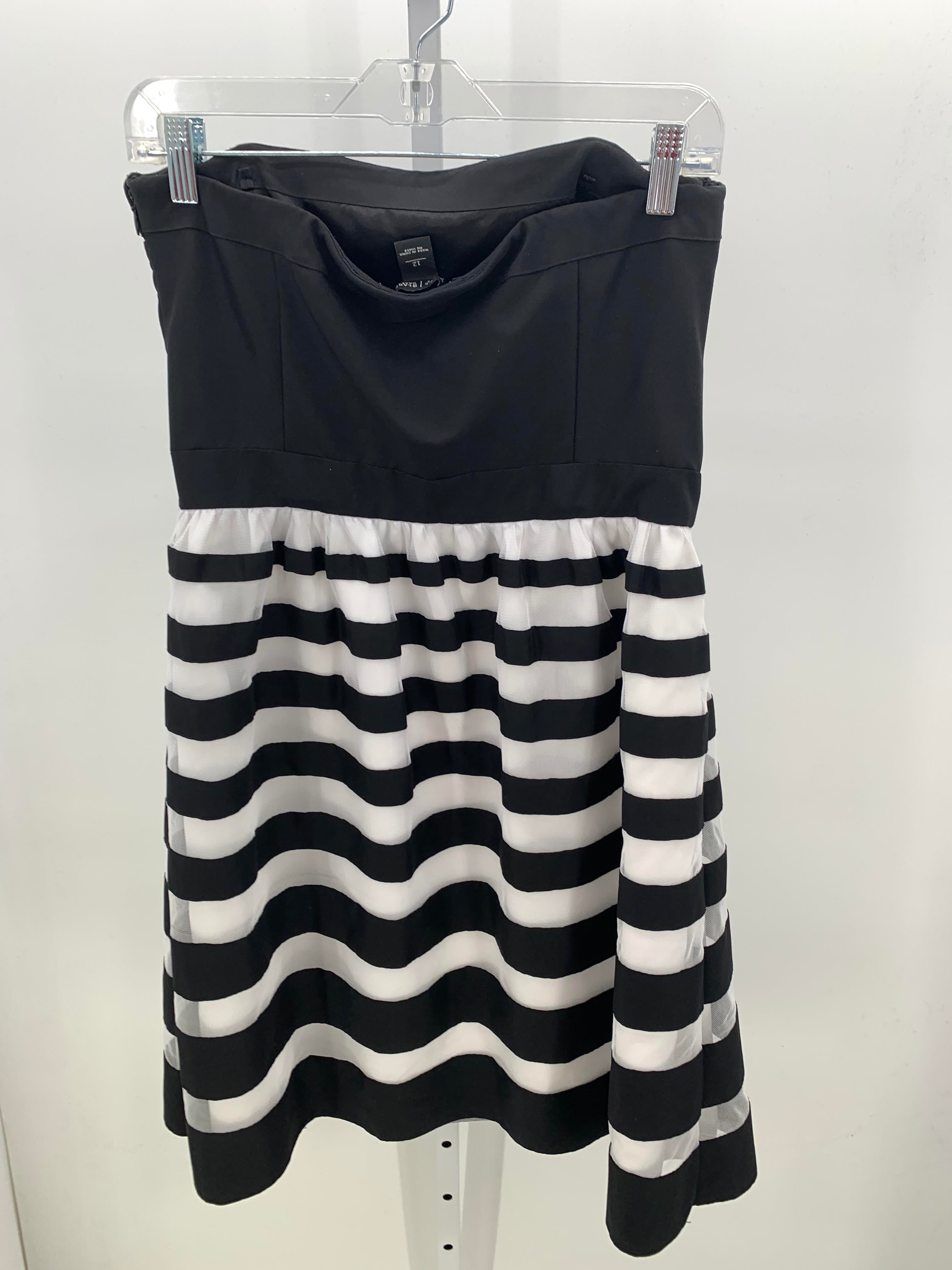 White House Black Size 12 Misses Sleeveless Dress