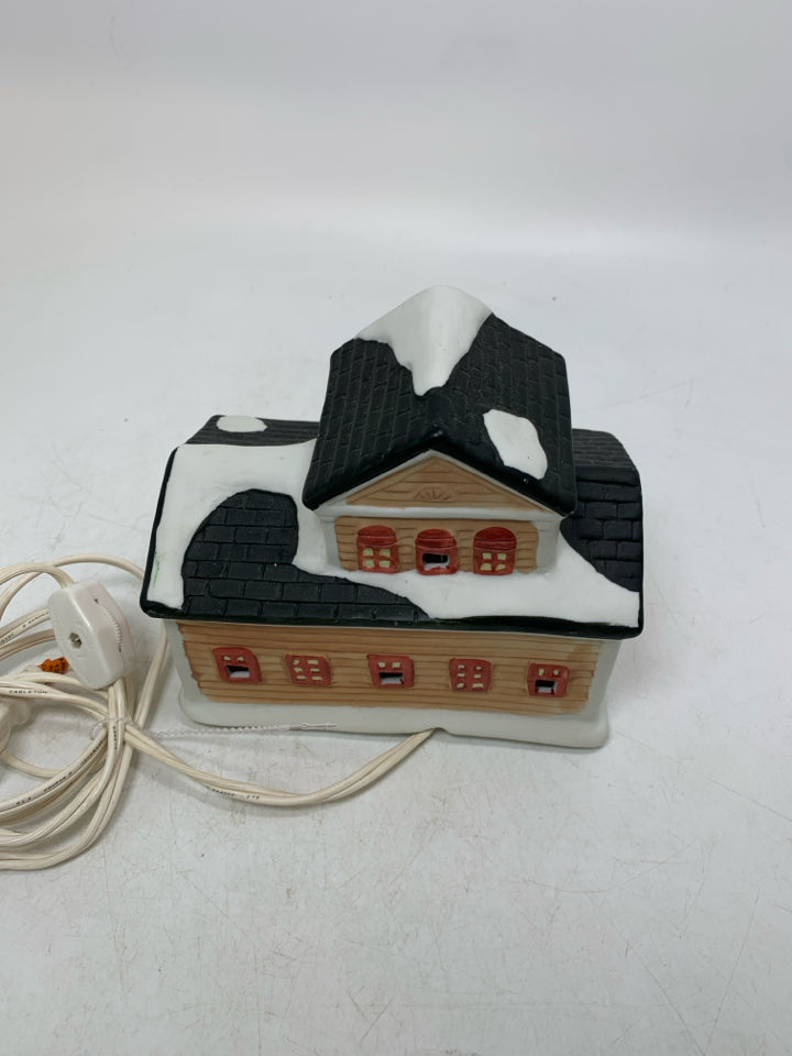 GENERAL STORE LIGHT UP HOUSE.
