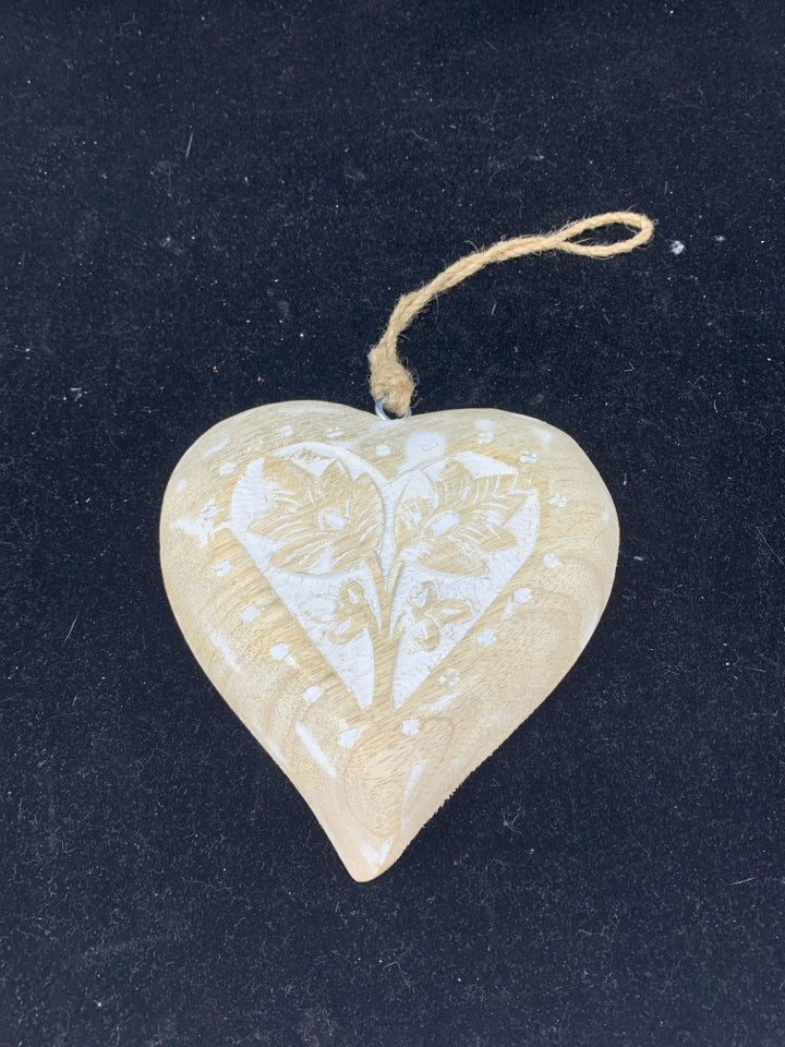 WOOD CARVED WHITE WASHED HEART W/ FLOWERS.