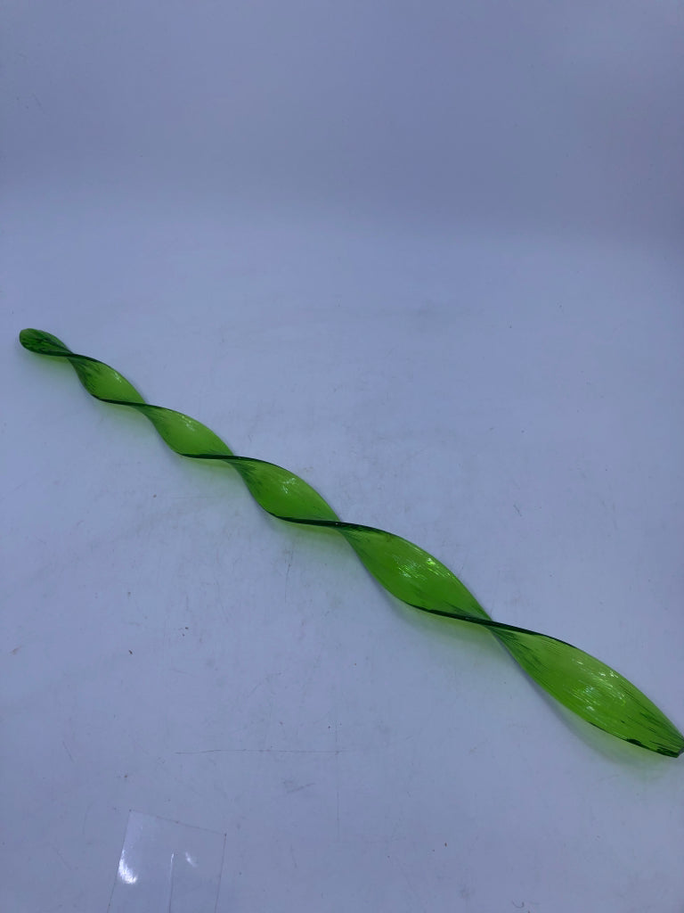4 GLASS GREEN SPIRALS.