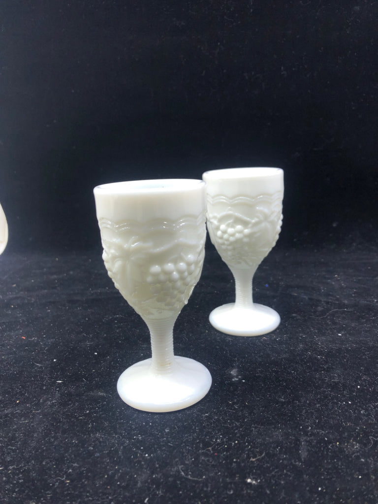 2 WHITE MILK GLASS GOBLETS.