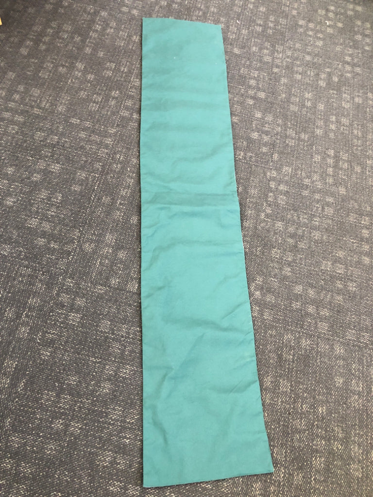 DOUBLE SIDED GREEN FLORAL TABLE RUNNER.