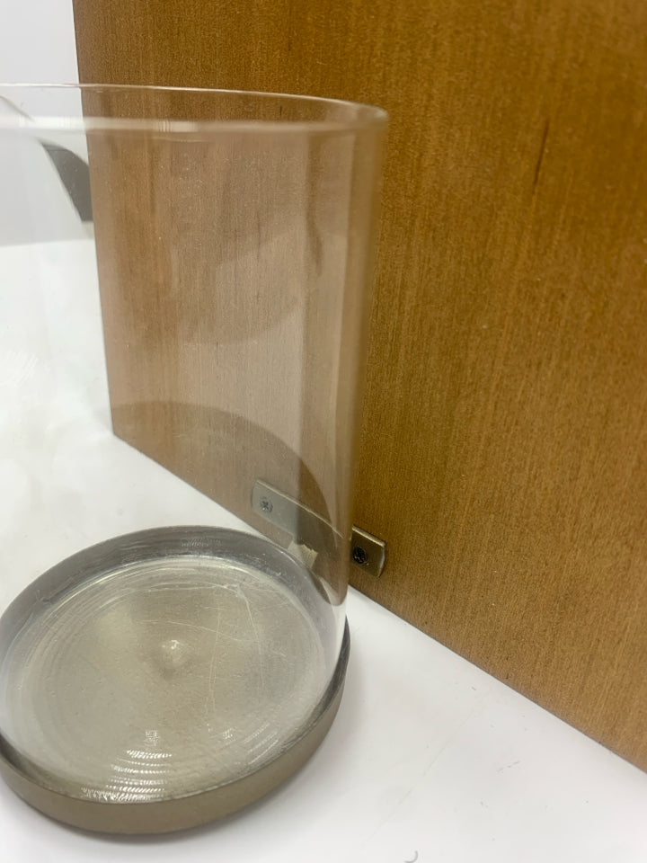 WOOD BACK WALL-SCONCE W/METAL BASE.