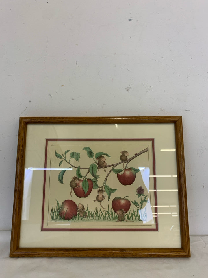 VTG MICE W APPLE PRINT IN WOOD FRAME WALL HANGING.