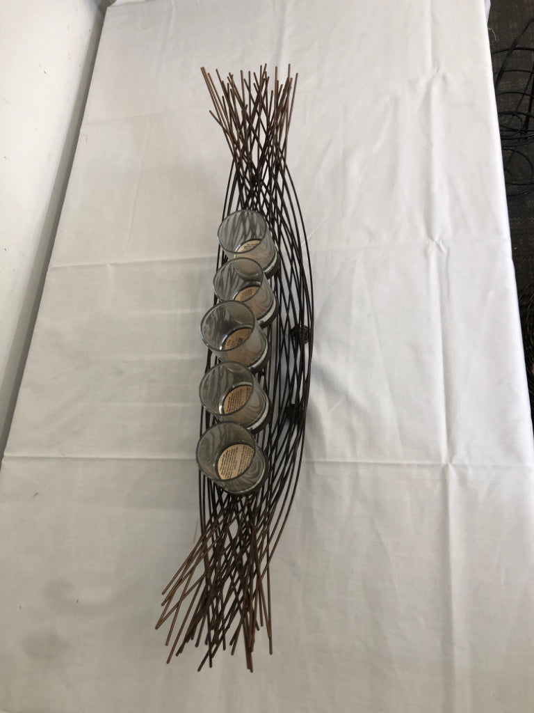 METAL TEA LIGHT TWIG CENTERPIECE.