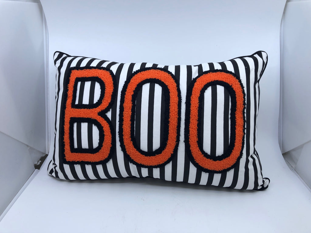BLACK AND WHITE BOO RECTANGLE PILLOW.