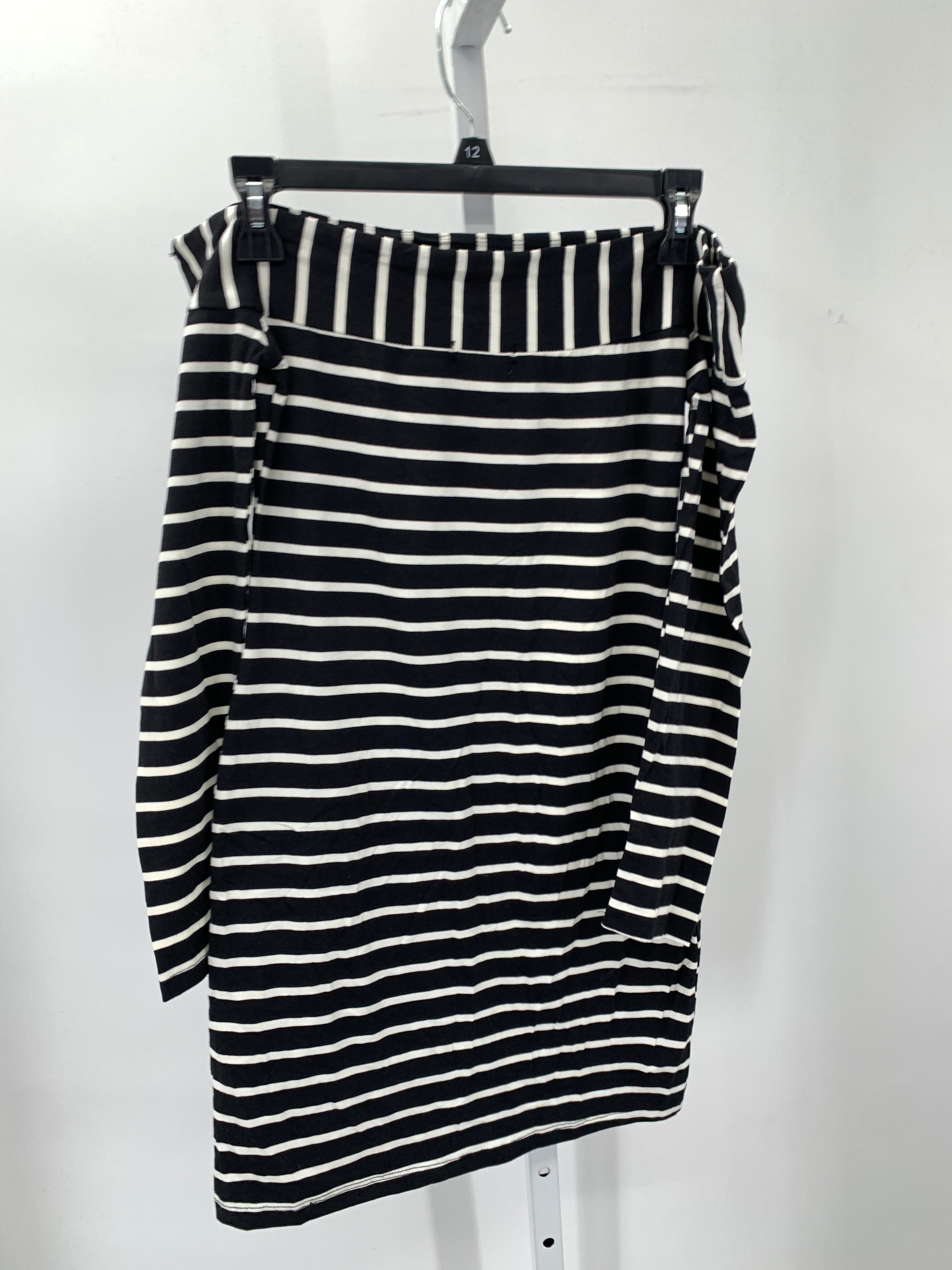 Heart & Hips Size Medium Juniors Long Sleeve Dress