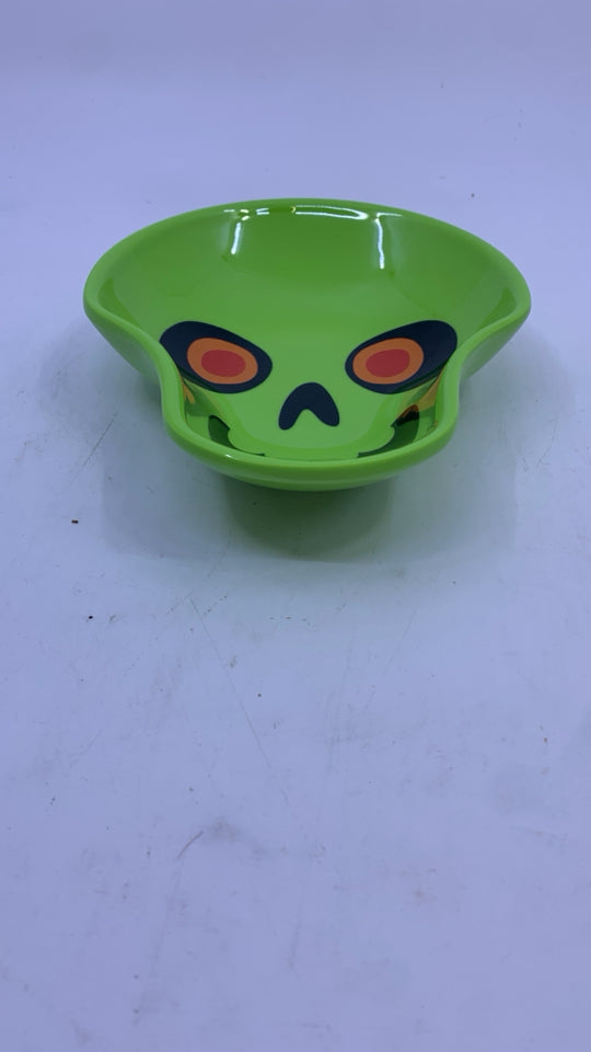 MELAMINE GREEN SKULL CANDY DISH.