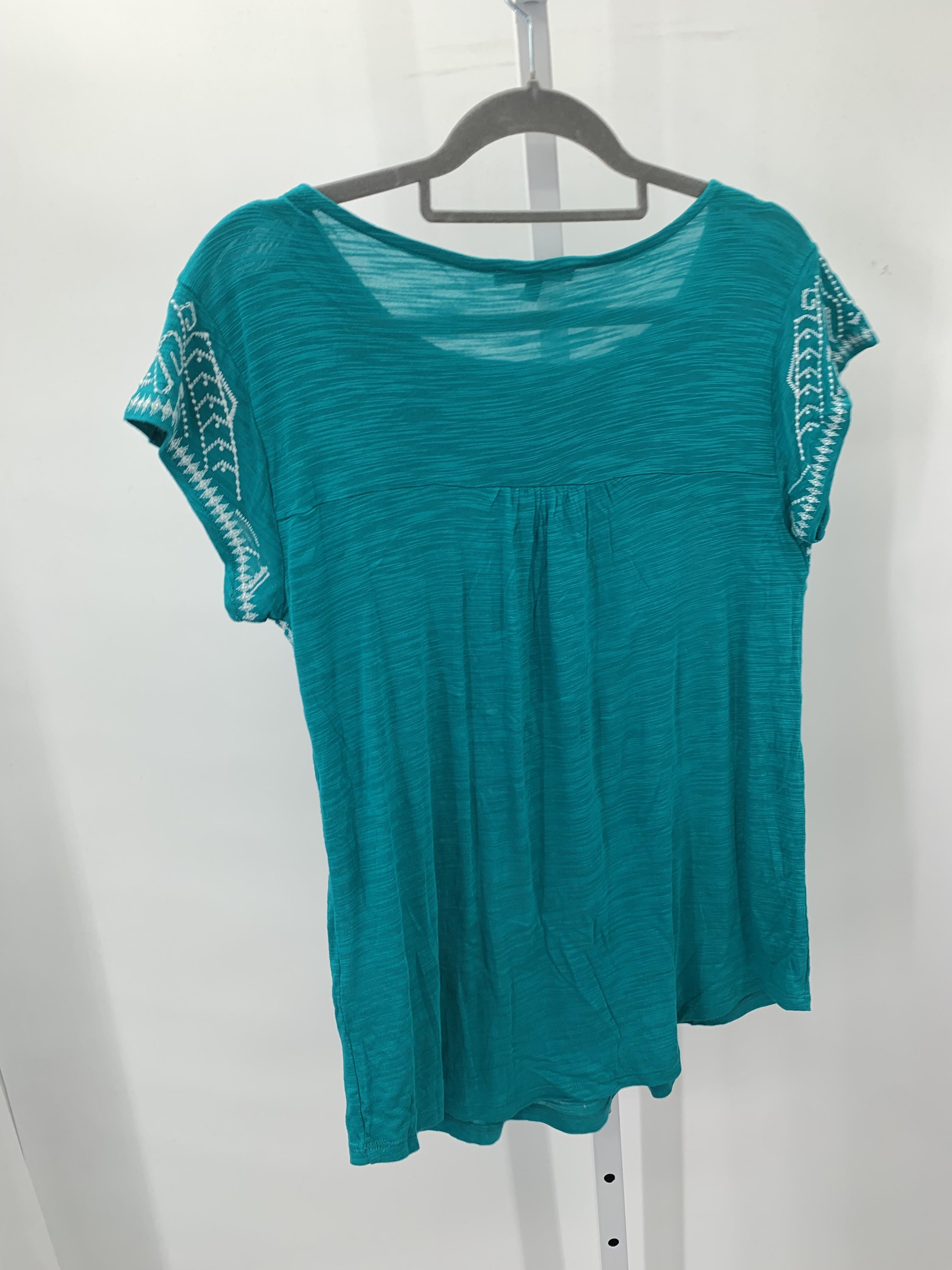 Cable & Gauge Size Medium Misses Short Sleeve Shirt
