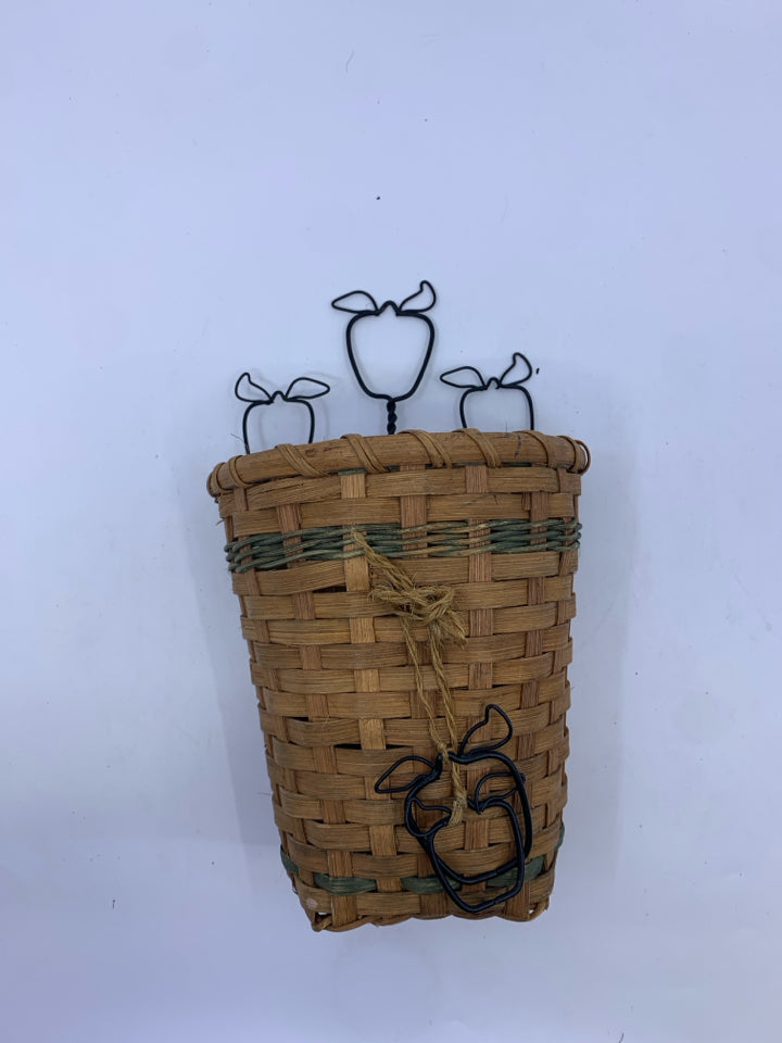 SMALL WALL HANGING APPLE BASKET.