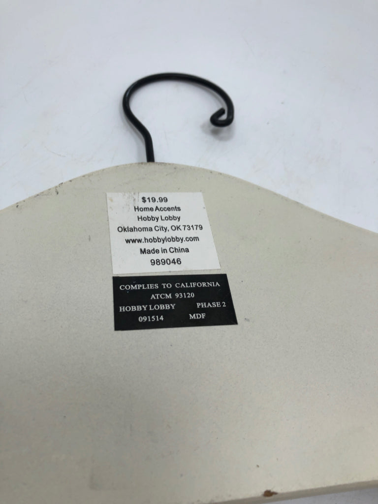 LOOKING FOR MATE WOODEN HANGER DECOR.