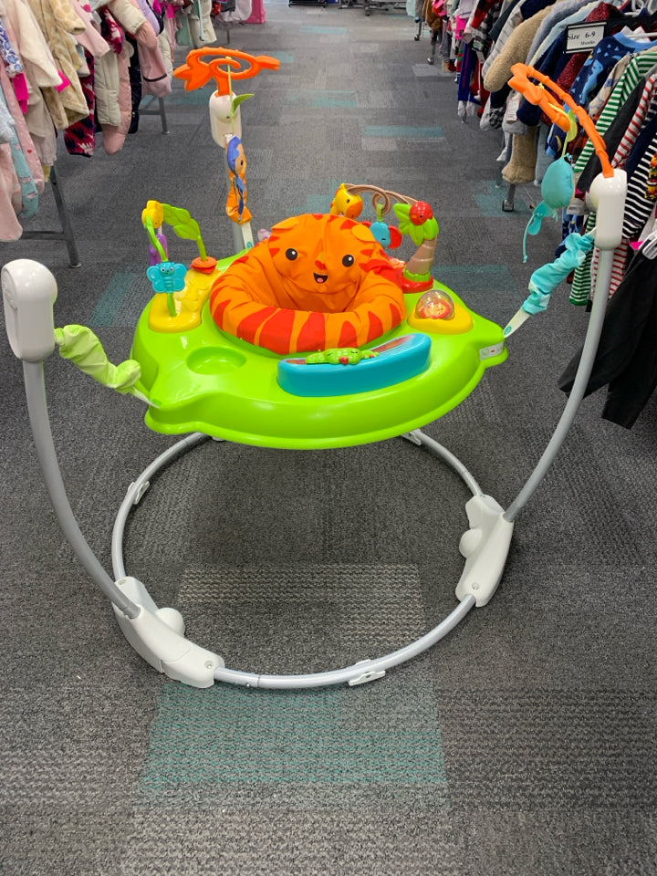 Fisher-Price Roarin' Rainforest Jumperoo - Infant Activity Center with Music, Li