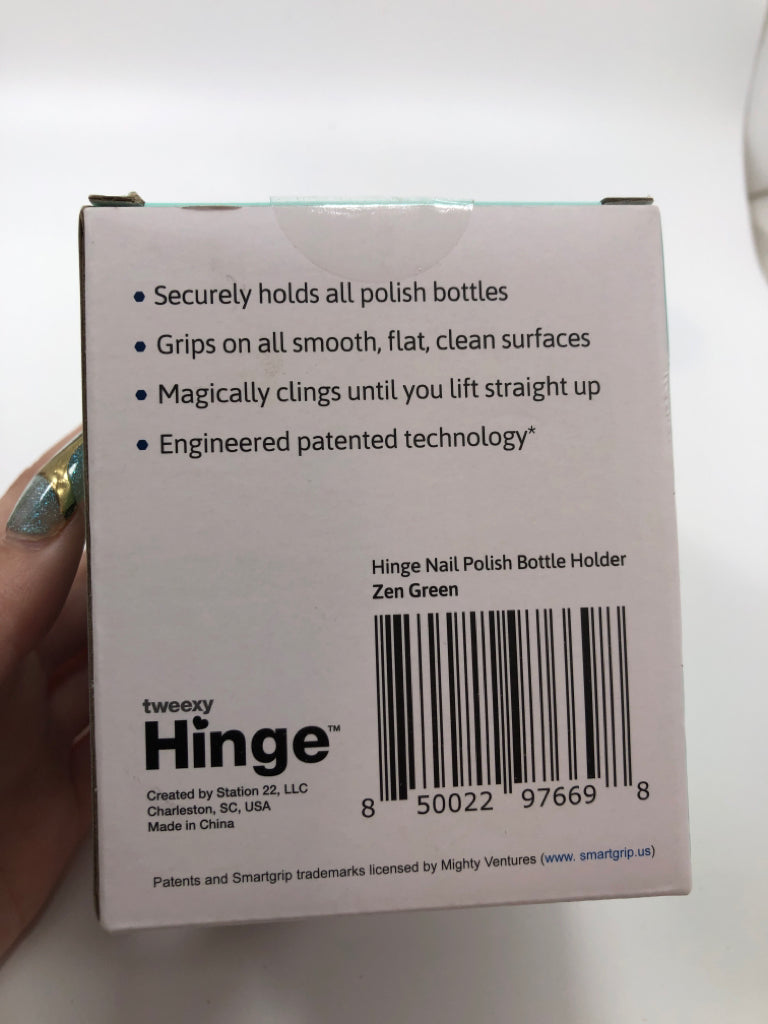 NIP SMARTGRIP POLISH HOLDER.