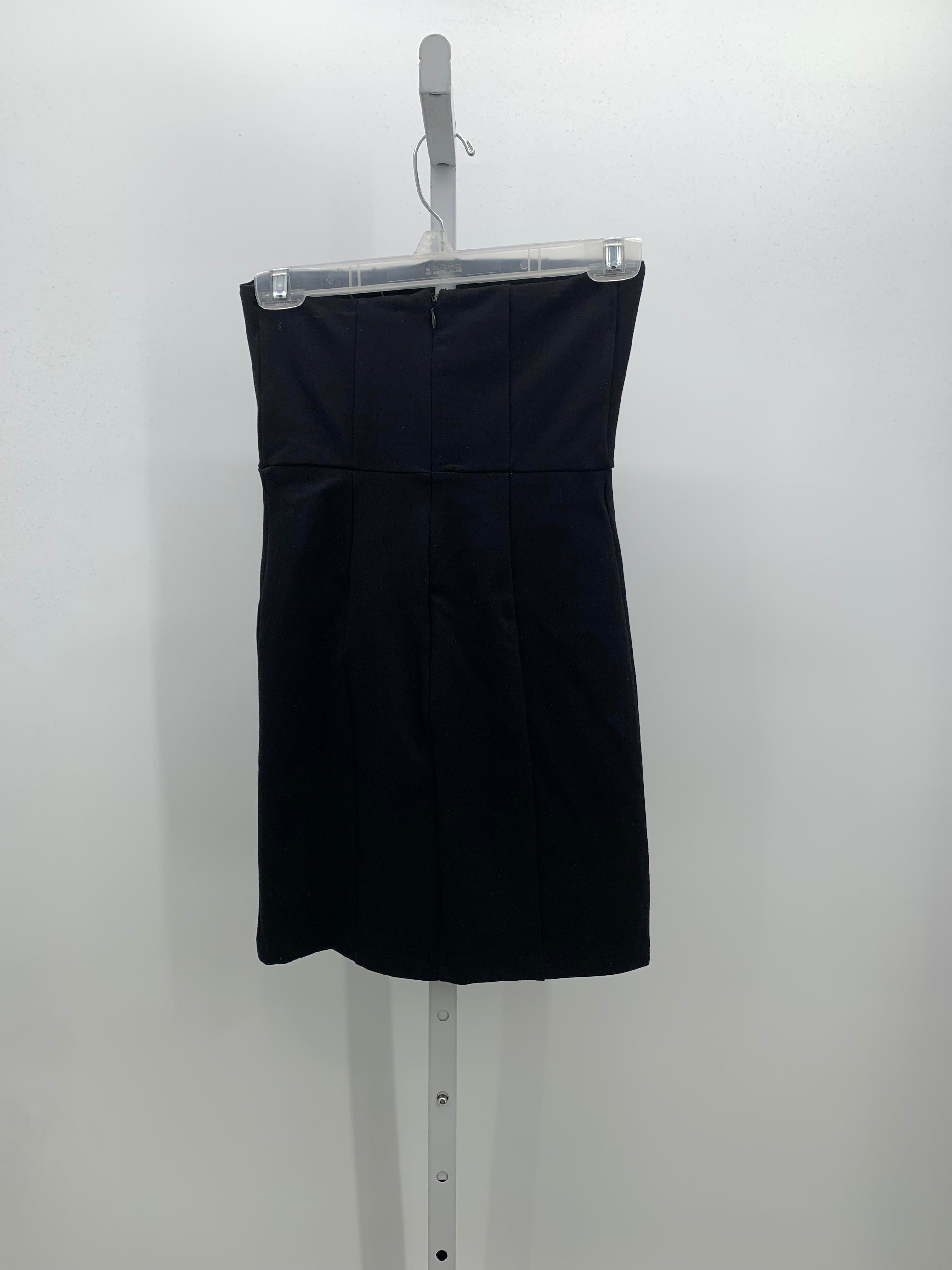 Size Small Juniors Sleeveless Dress