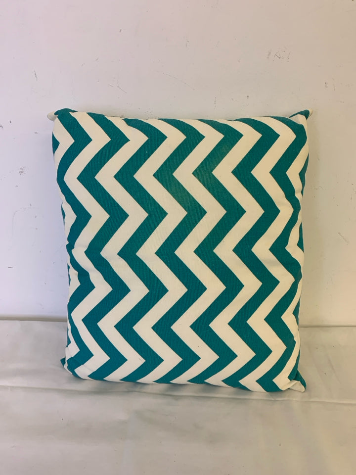 TEAL ZIG ZAG PILLOW.