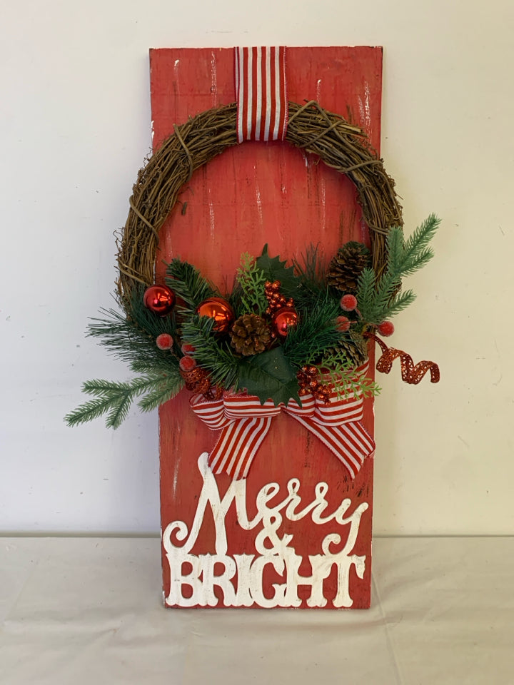 MERRY AND BRIGHT WALL HANGING.