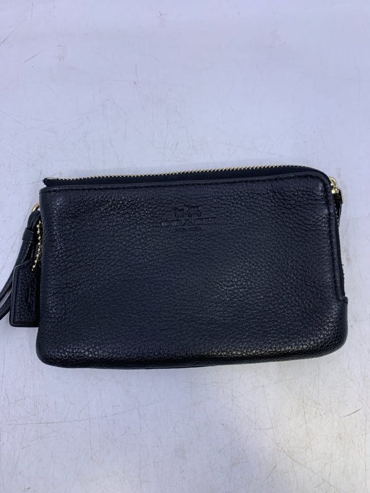 Coach Double Corner Zip Wristlet