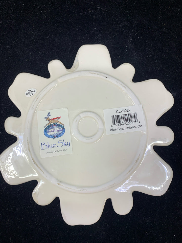 CERAMIC LEAF SHAPED CANDLE PLATE.